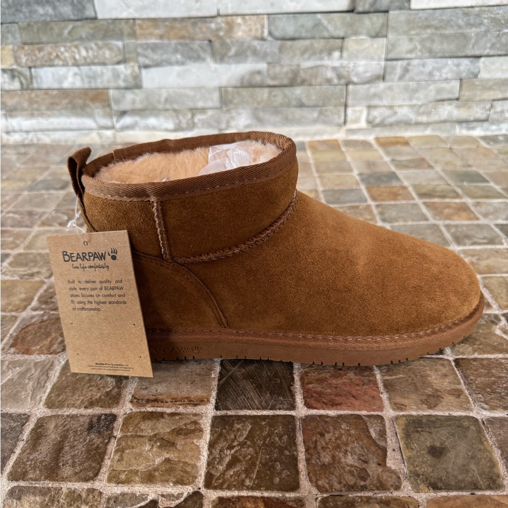 New in box Bearpaw Tan Suede Boots - Picture 4 of 8